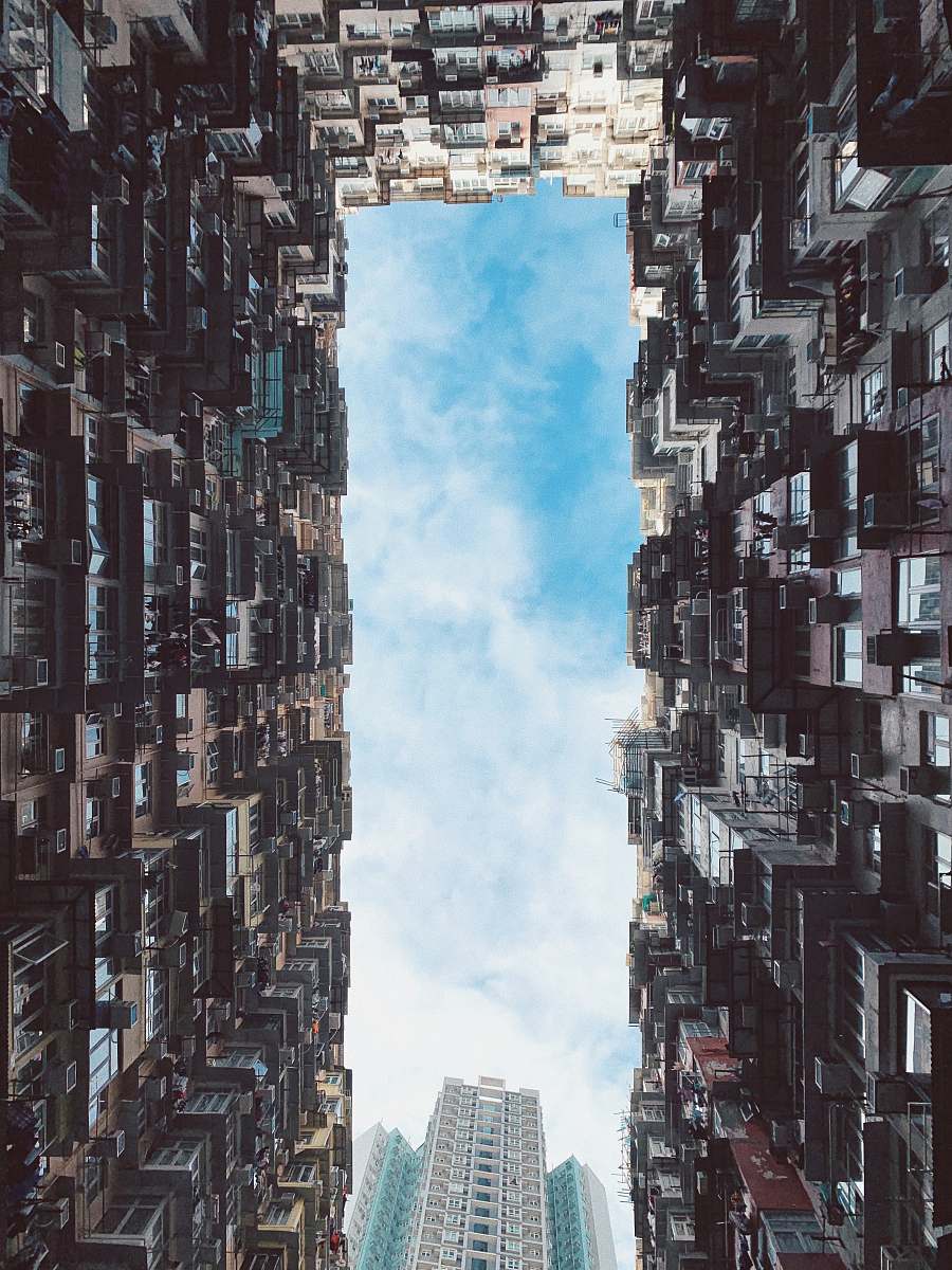 high rise wormview photo of buildings during daytime town